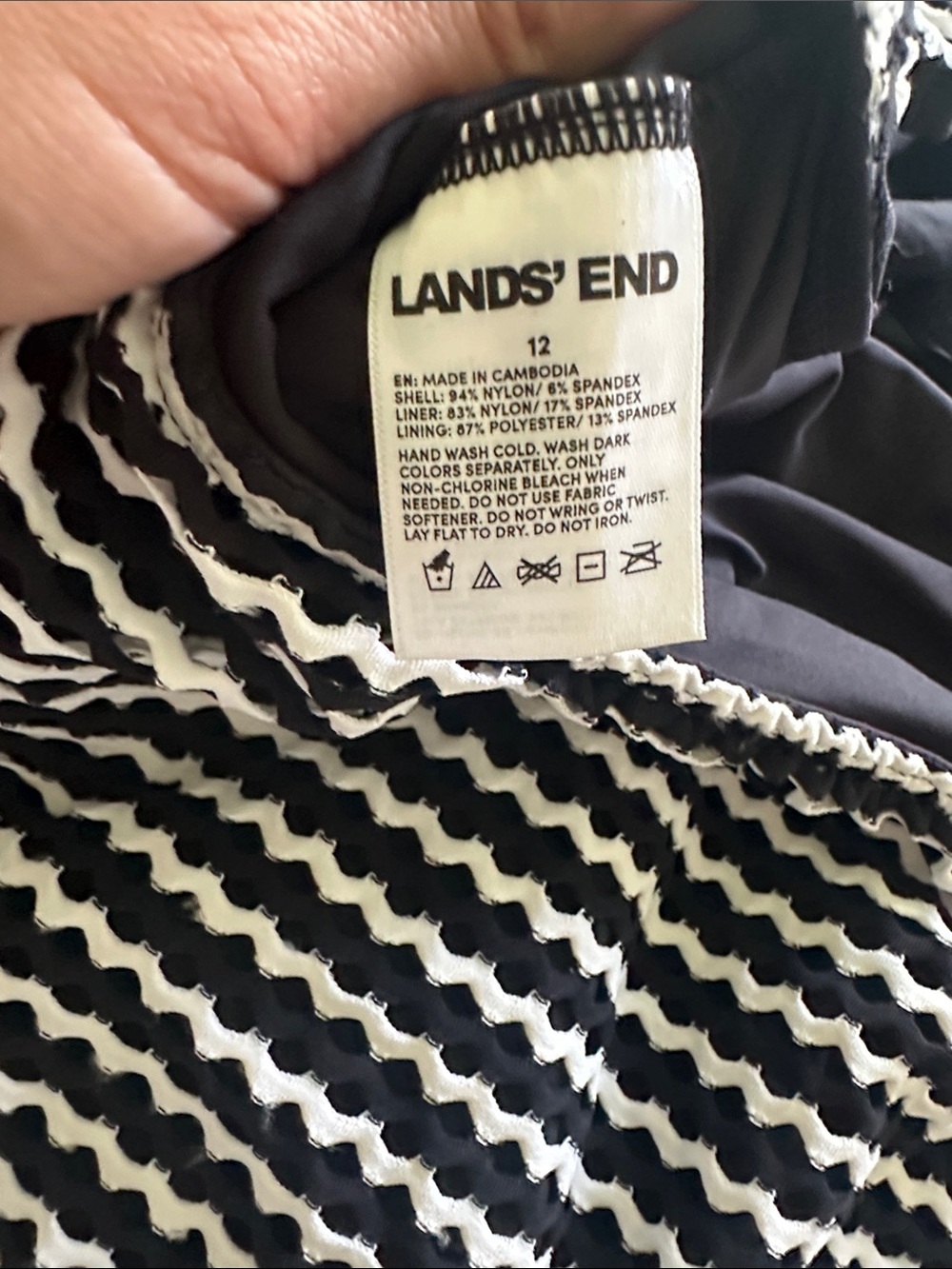 Land’End- Black & White Wave-Stripe Women's swim Dress - Picture 6 of 7